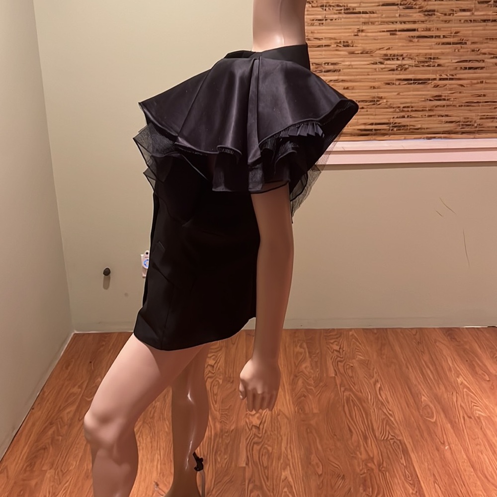 BCBGMaxAzaria Black Vest With Satin And Net Decoration On Left Shoulder Size L - Picture 5 of 8